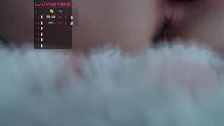 wetsparkles a woman with a wide pelvis gets shaved cunt