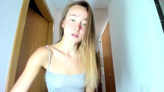 olaya_del_mar Hairy whore loves to play with anal