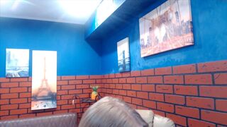 leiavelvet Busty hide