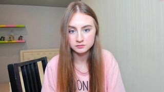 elizabeth_wong great girl fucks shaved cunt