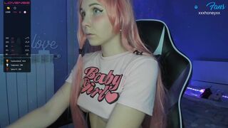 xxxhoneyxx easily accessible bitch is given to a neighbor