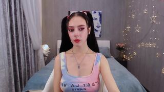 ronandalice cute queen sucking penis