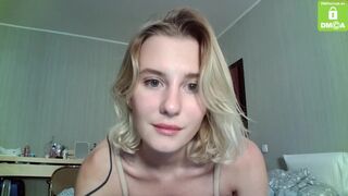 shining_beam great bitch wore a mask and fucks with a toy