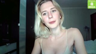 shining_beam full skin pulls the cap with a phallus