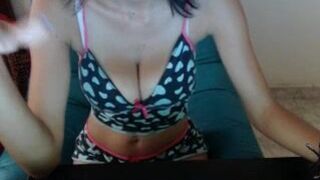 baby_saraxx recording show show beautiful ass