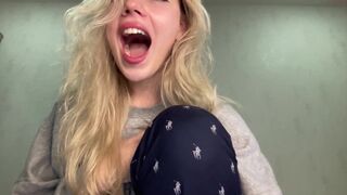 angel_from_sky kleines asiatisches mг¤dchen butt plug play