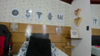 mssburbuja sexy hottie relish sucks sex toy