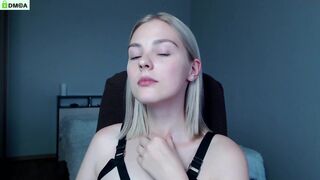 jscarlett redheaded chick