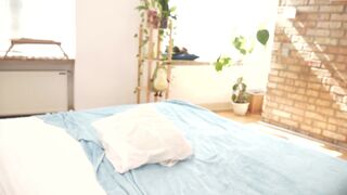 hunky_dory1 playful teen sex slut girl masturbates clit