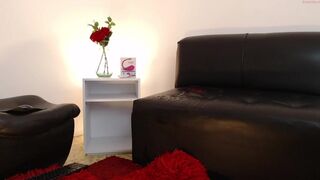 danveeraishha beauty in stockings gently pulls pussy