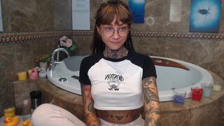 nickyneck action little pink toy_2022