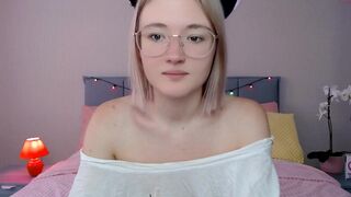 oksana_frolova mature doll doll fucks pussy