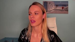 nataliexxxfabio busty chick shows her charms