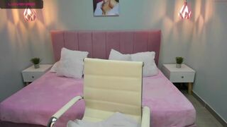 im_nicol new webcam room with  online