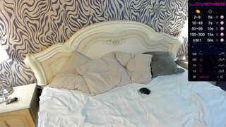 _grace_brown cute babe jerks off with sex toys