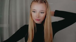 lovely1alissa naughty woman sucks cock