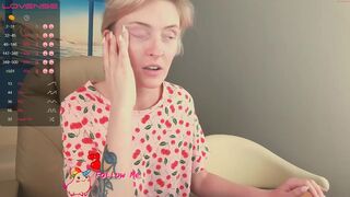 uma_ray gorgeous chick