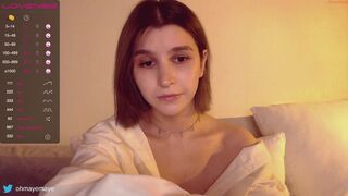 maye_maye graceful babe gently masturbates pussy