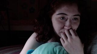 hello_strawberry69 busty skin fucks pussy dildo