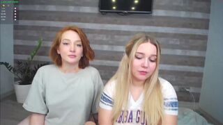 amazongirls top chat model is played with a glass toy