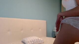 adri_sweetie fucks herself in front of the webcam