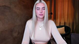 8a8y_nura spicy young lady