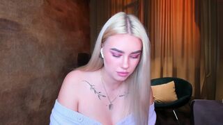 8a8y_nura beautiful chick