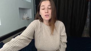 kiranightlyxo luxurious girl caresses pussy