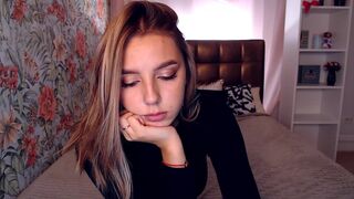 clarecraig juicy busty whore pussy play