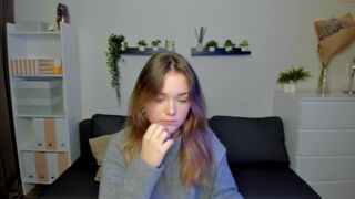 caitlin_bell whore with glasses plays with pussy