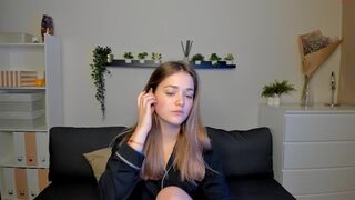 caitlin_bell working with a beautiful pussy in a  show