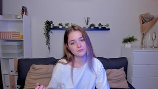 caitlin_bell new sucking show with a very hot milf online