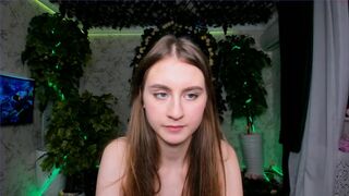 elizabeth_wong juicy  slut fingered