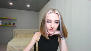 elaine_diaz mature mare rubbing  vagina