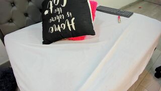 tanisha_ebony_  famous cam slut opens pussy