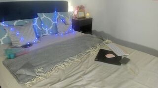 _germanhottie_ spider gwen sticky situation