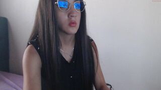 tiffis_pricesss graceful female seduces with juicy tits