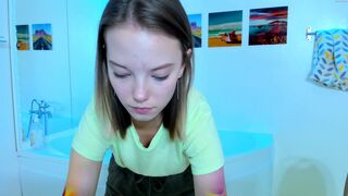 stephanie_evans exquisite passion rubs pussy