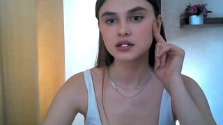 qqlola gorgeous boobs