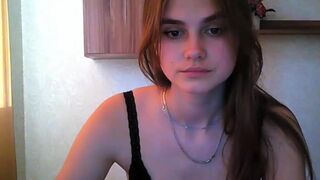 qqlola hot thing caresses shaved holes