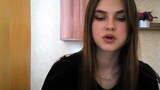 qqlola very wet pussy rubbing  in live show