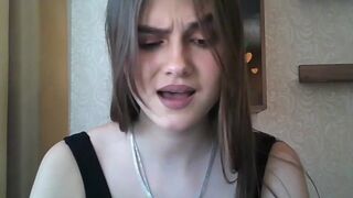 qqlola and two twins play with pussies