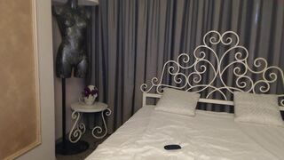 minny_mae cam show recording with petting