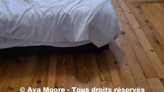 avamoorex busty lady masturbates the front cap with a sex toy