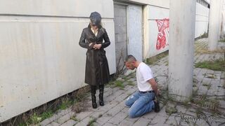 mistressiside  with a toy in the pussy