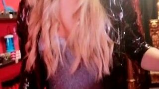 mistressiside  sex online under a hot girl