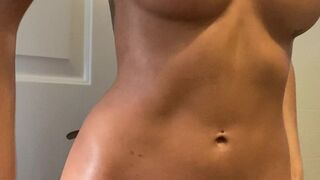 rejaniced live orgasm slim girl with big lips