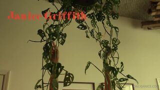 rejaniced gorgeous girl masturbates cunt