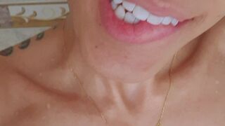 Aranxa Smith young whore is playing with an excited hole in an online show