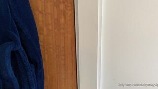 daisymayvip onlyfans Sexy chick caresses pussy and nipples